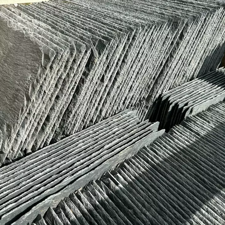 POISTOERÄ Leafstones verhoilukivi Bernardos Grey luonnonkivilaatta 250x400x8 mm valmiiksi rei’itetty (vaaka) - Poistokori - 1000071 - 1