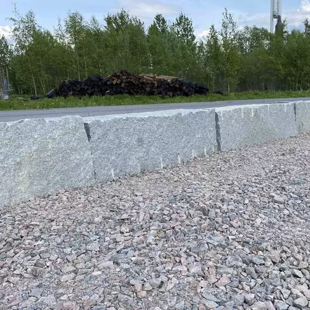 Muurikivi Graniitti 45x45x100-150 cm, Kurun harmaa navettakivi - Muurikivet, luonnonkivet - 2633 - 2