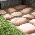 Seulanpääkivi 10-20 cm Punainen luonnonkivi, 1000kg suursäkki - Seulanpää- ja mukulakivet - 3014 - 3