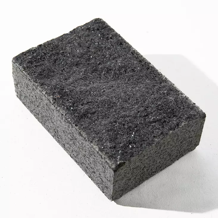 Graniitti Noppakivi Korpilahden Musta | Yläpinta lohkottu | Sivut sahattu - Noppakivet ja nupukivet - 4355 - 1