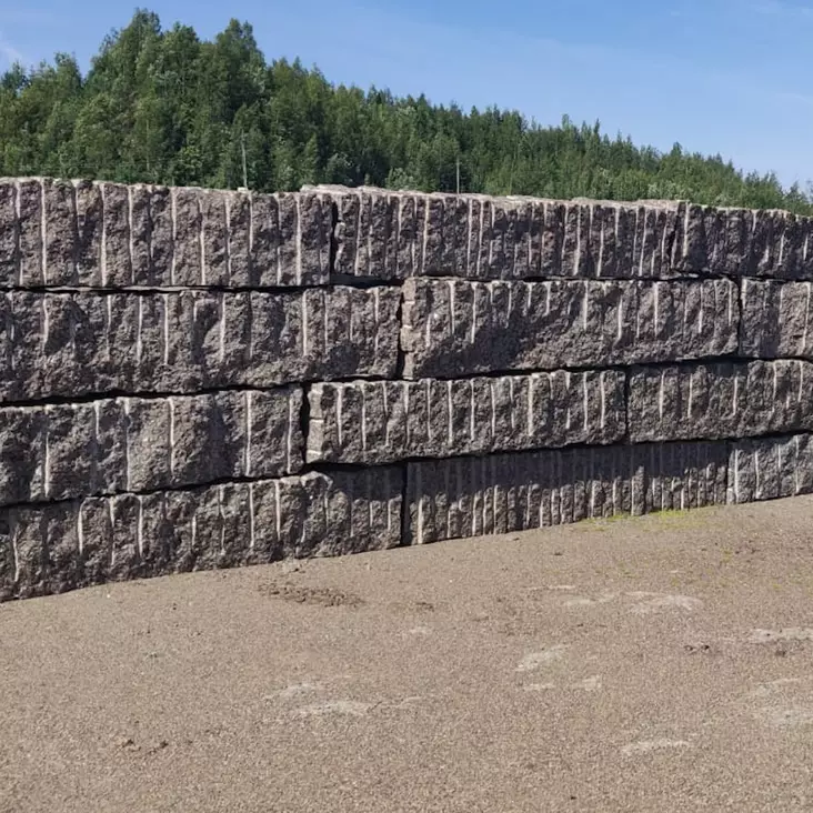 Muurikivi ruskea 50x50x100-300cm, kotimainen Graniitti - Navettakivi - Muurikivet, luonnonkivet - 2875 - 1