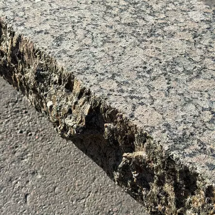 Porraskivi Graniittiporras Ylämaan ruskea, lohkottu etupinta, 1200x410x130 mm - Porraskivet - 4156 - 2