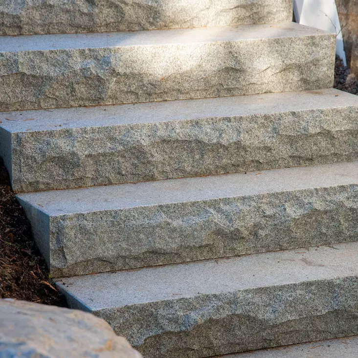 Graniitti Porraskivi Kurun harmaa - Etureuna lohkottu - Porraskivet, luonnonkivet - 4207 - 1