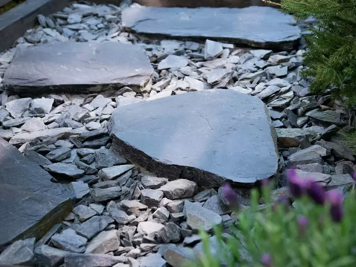 Liuskekiviaskelma Sisu, Oriveden musta askelkivi L, n. 35-50x35-50 cm - Askelkivet ja polkukivet - 2247 - 1