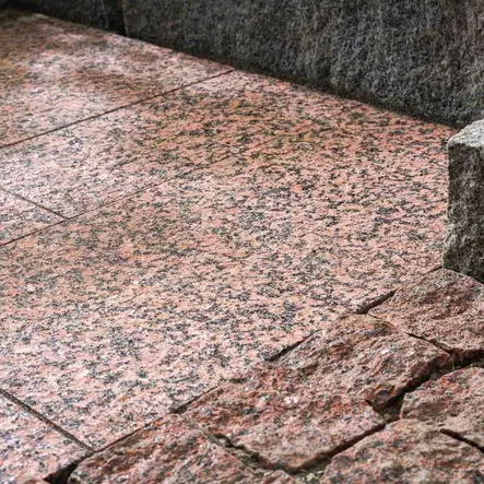 Graniittilaatta Taivassalon punainen, 300x600x30 mm poltettu luonnonkivilaatta Balmoral red - Julkisivu ja seinä - 4079 - 2